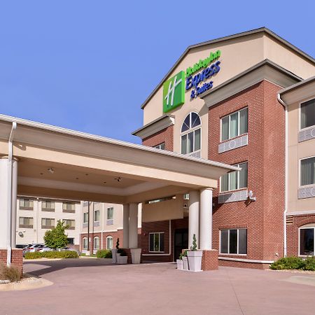 Holiday Inn Express & Suites Emporia Northwest By Ihg Luaran gambar