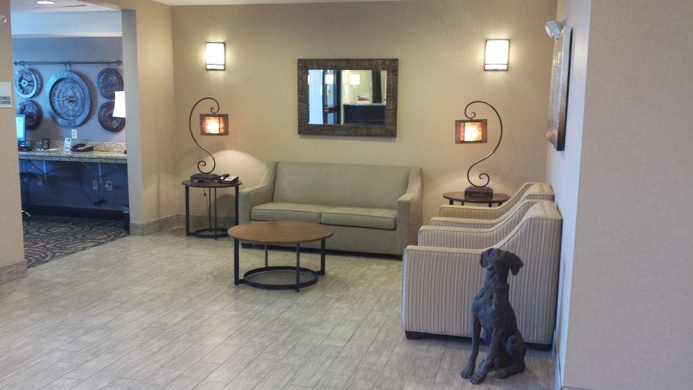 Holiday Inn Express & Suites Emporia Northwest By Ihg Luaran gambar