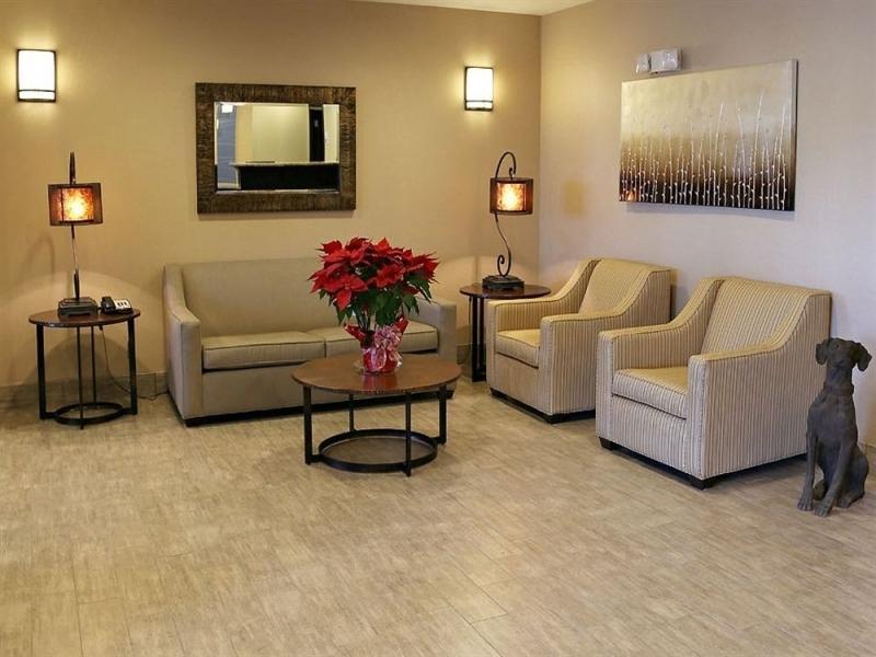 Holiday Inn Express & Suites Emporia Northwest By Ihg Luaran gambar