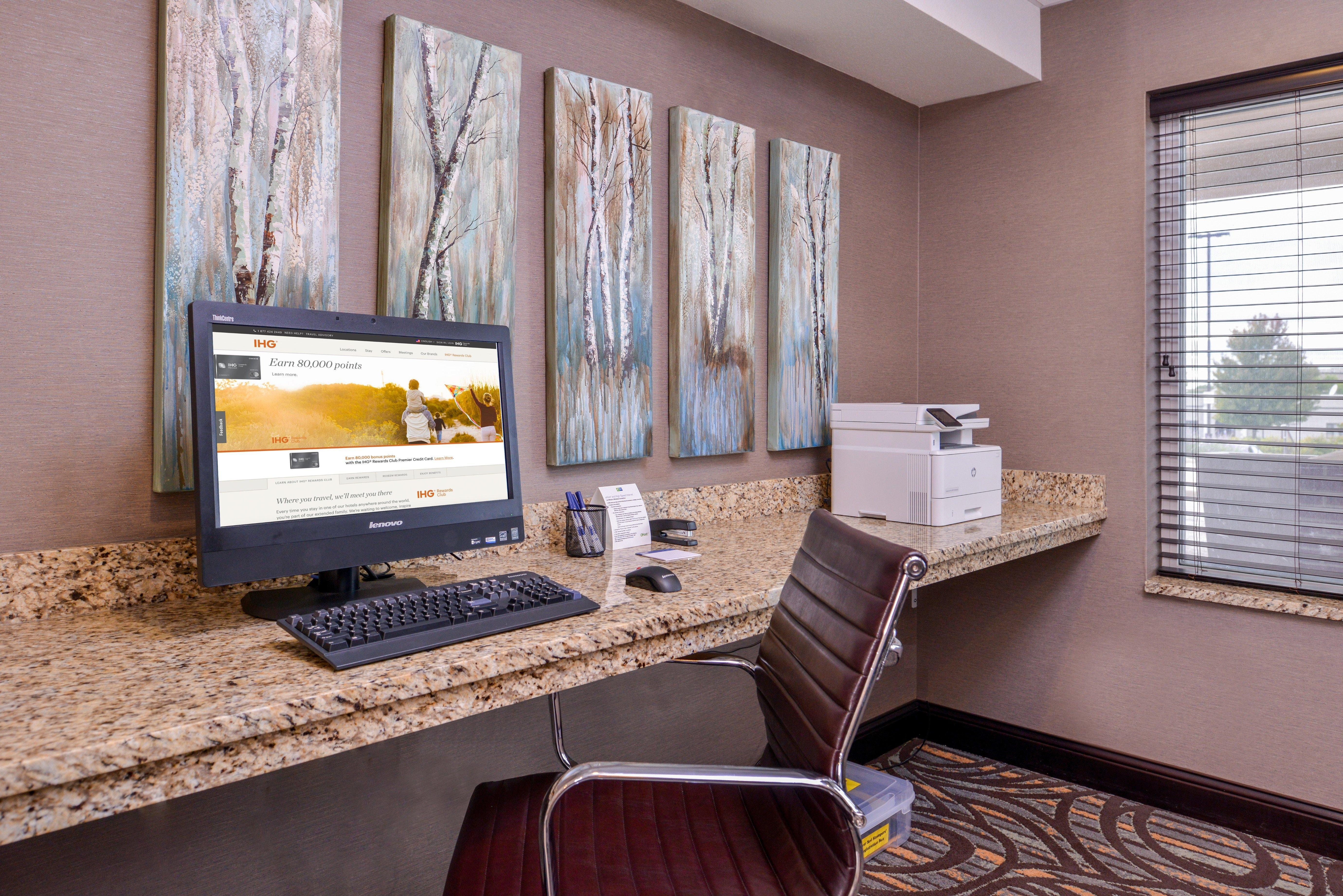 Holiday Inn Express & Suites Emporia Northwest By Ihg Luaran gambar