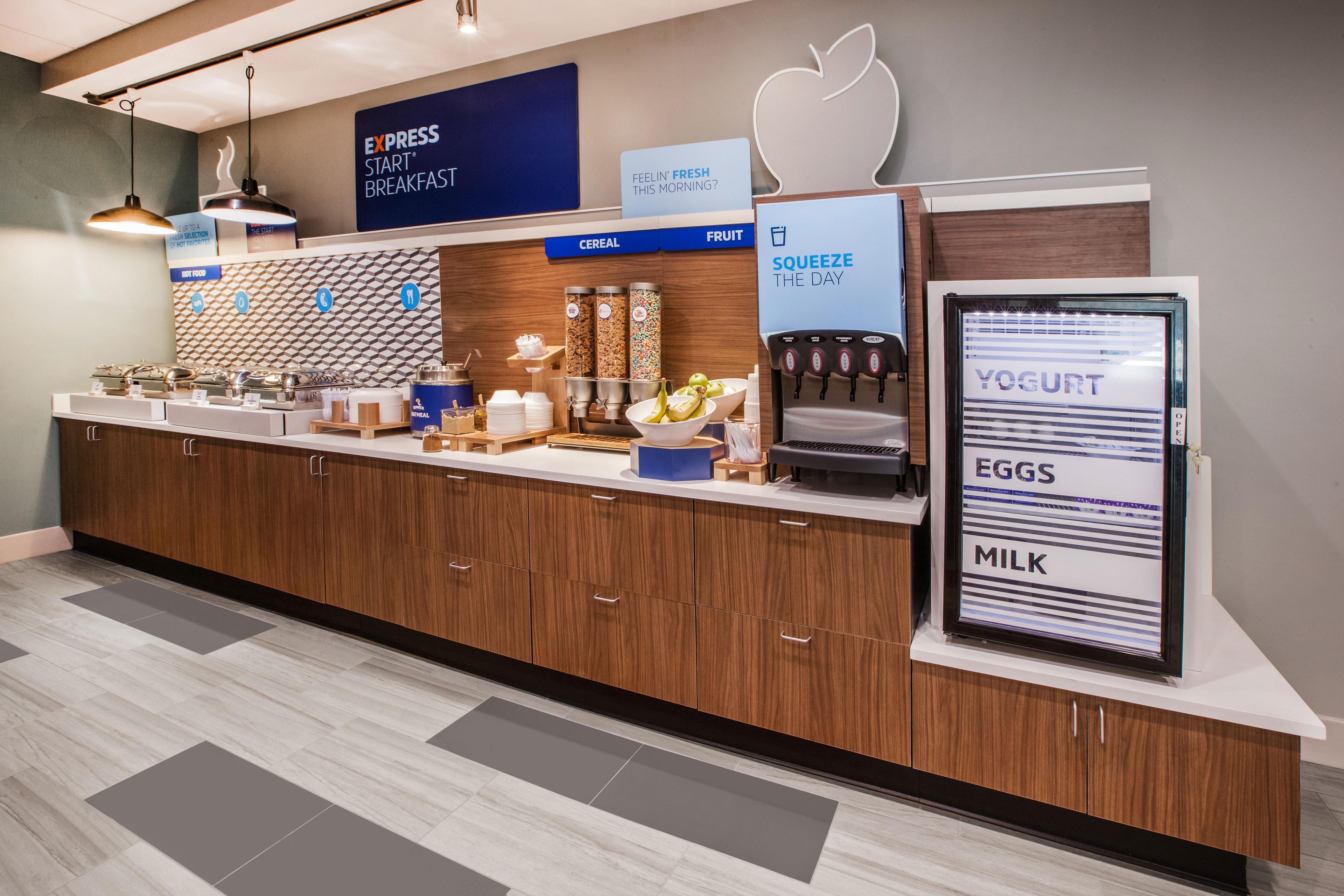 Holiday Inn Express & Suites Emporia Northwest By Ihg Luaran gambar