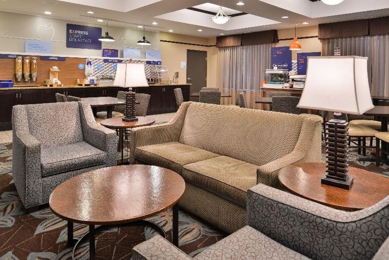 Holiday Inn Express & Suites Emporia Northwest By Ihg Luaran gambar